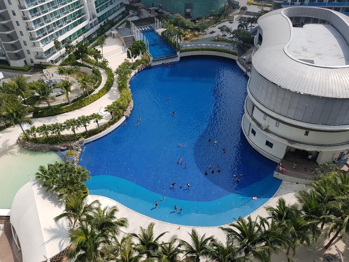 Maui Condotel Azure Residence Manila Exterior photo