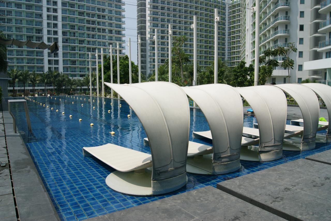 Maui Condotel Azure Residence Manila Exterior photo