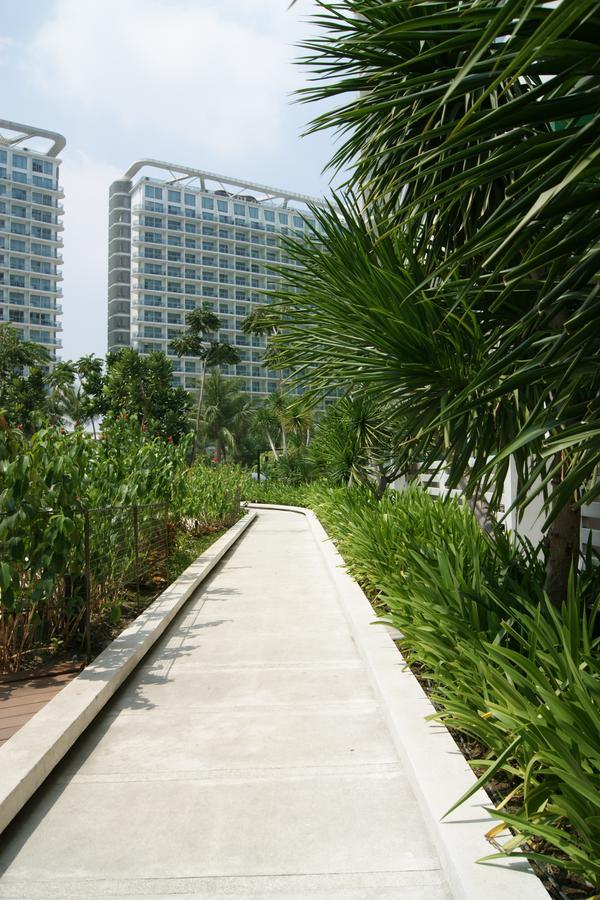 Maui Condotel Azure Residence Manila Exterior photo