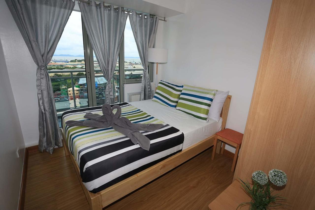 Maui Condotel Azure Residence Manila Exterior photo