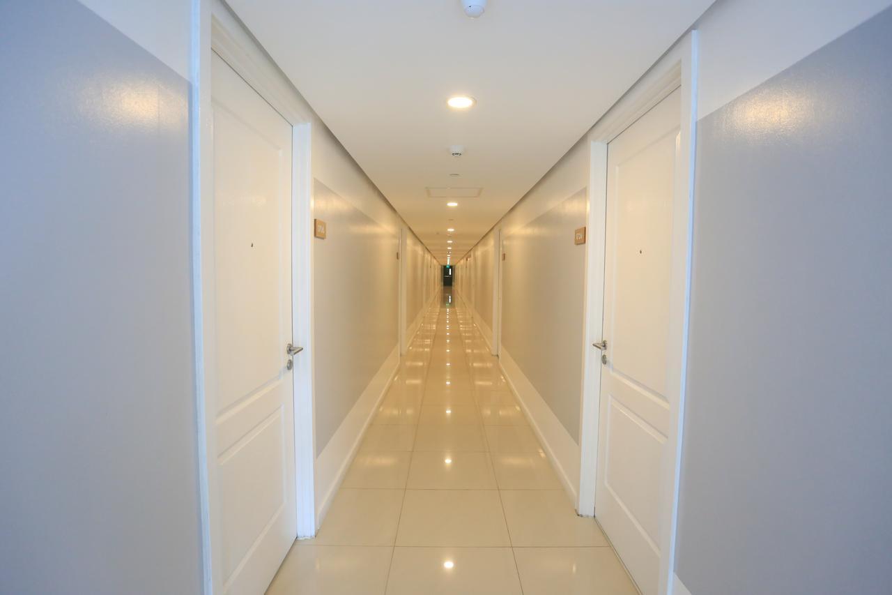 Maui Condotel Azure Residence Manila Exterior photo