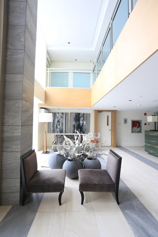 Maui Condotel Azure Residence Manila Exterior photo