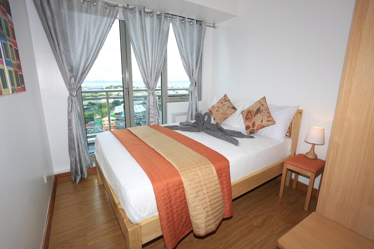 Maui Condotel Azure Residence Manila Exterior photo