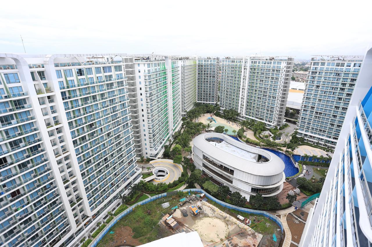 Maui Condotel Azure Residence Manila Exterior photo